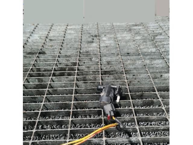 bontott VOLVO XC90 Első Ablakmosó Szivattyú