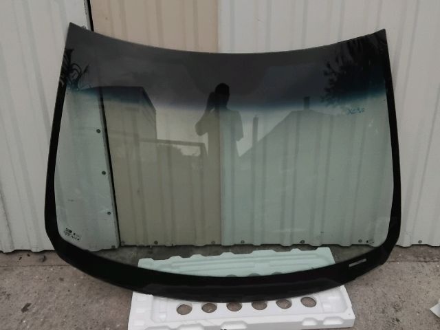 bontott VOLVO XC90 Első Szélvédő
