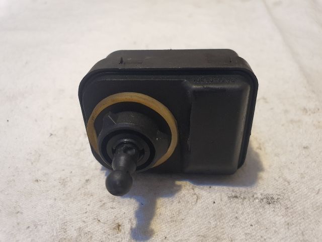 bontott VOLVO XC90 Fényszórómagasság Állító Motor Jobb