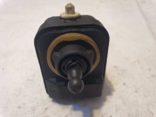 bontott VOLVO XC90 Fényszórómagasság Állító Motor Jobb