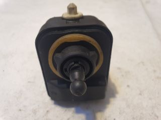 bontott VOLVO XC90 Fényszórómagasság Állító Motor Jobb