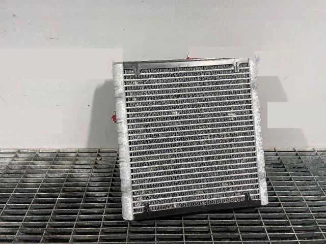 bontott VOLVO XC90 II Klímahűtő Radiátor