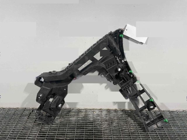 bontott VOLVO XC90 II Bal hátsó Lökhárító Tartó (Műanyag)