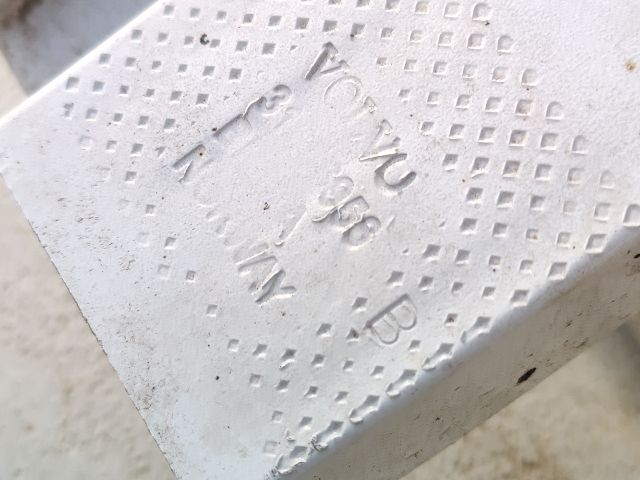 bontott VOLVO XC90 II Hátsó Lökhárító Merevítő (Fém)