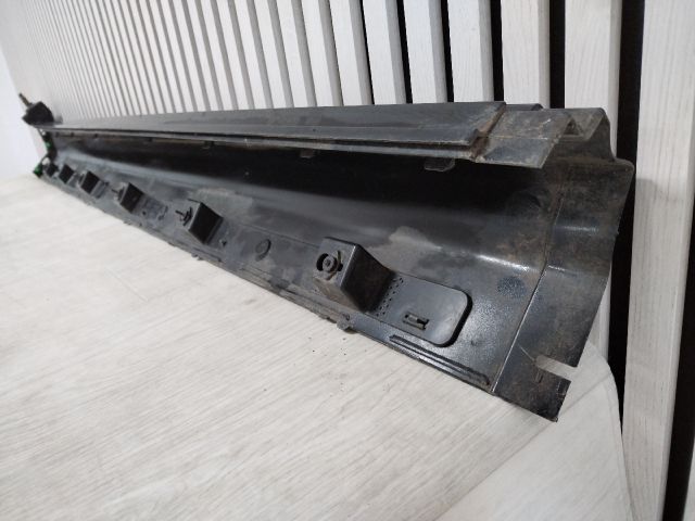 bontott VOLVO XC90 II Jobb Küszöb