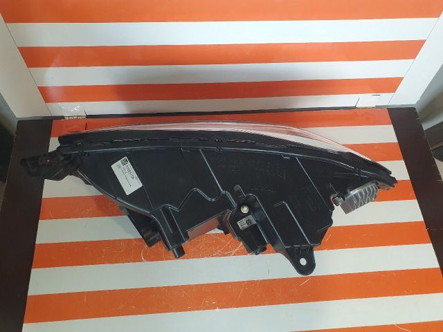 bontott VOLVO XC90 II Jobb Ledes Fényszóró