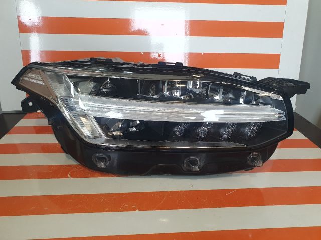 bontott VOLVO XC90 II Jobb Ledes Fényszóró