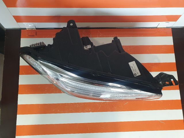 bontott VOLVO XC90 II Jobb Ledes Fényszóró