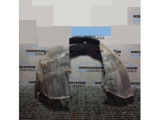 bontott VOLVO XC90 Jobb első Dobbetét (Kerékjárati, Műanyag)