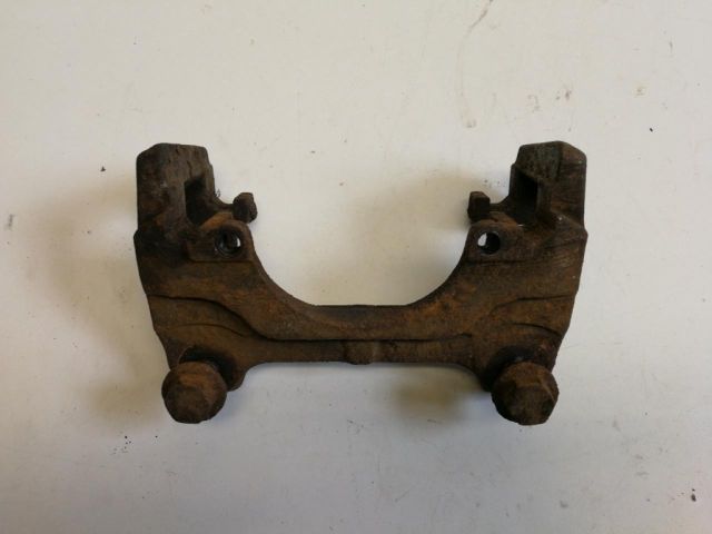 bontott VOLVO XC90 Jobb első Féltengely Tartó