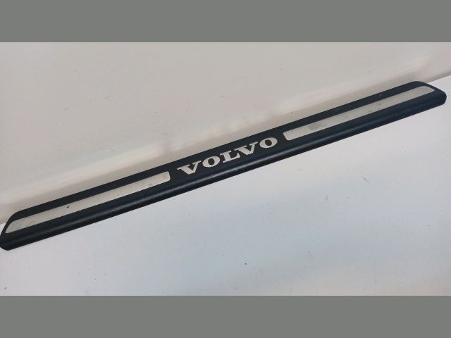 bontott VOLVO XC90 Jobb első Küszöb Díszléc