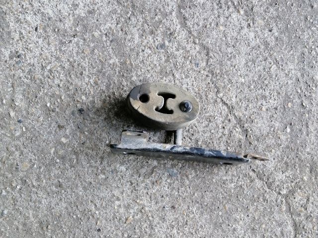 bontott VOLVO XC90 Kipufogó Tartó