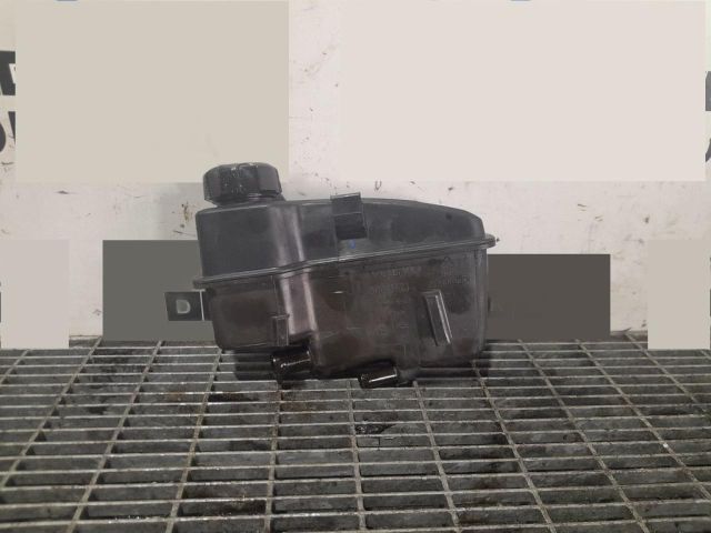 bontott VOLVO XC90 Szervóolaj Tartály