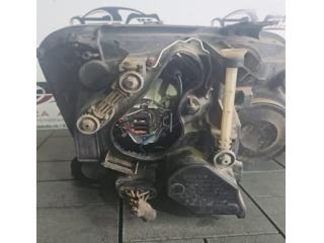 bontott VW AMAROK Bal Fényszóró