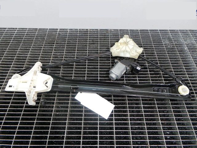 bontott VW AMAROK Bal hátsó Ablakemelő Szerkezet (Elektromos)