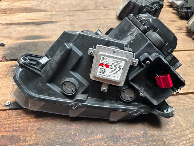 bontott VW AMAROK Bal Ledes Fényszóró