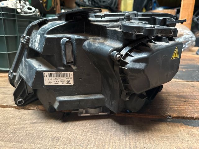 bontott VW AMAROK Bal Ledes Fényszóró