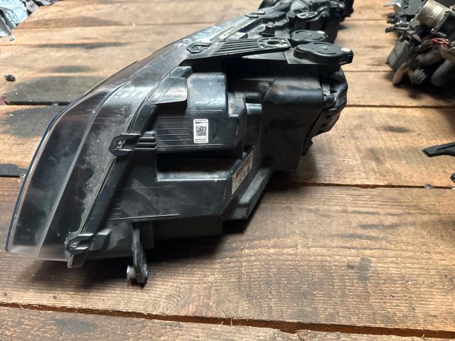 bontott VW AMAROK Bal Ledes Fényszóró