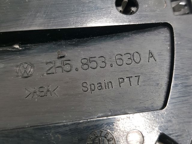 bontott VW AMAROK Hátsó Embléma