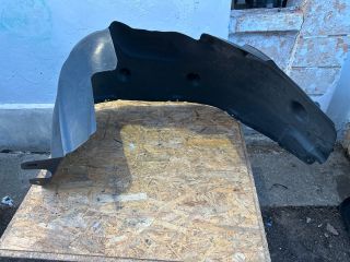 bontott VW AMAROK Jobb első Dobbetét (Kerékjárati, Műanyag)