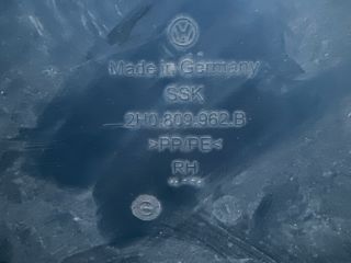 bontott VW AMAROK Jobb első Dobbetét (Kerékjárati, Műanyag)