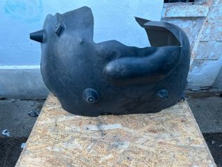 bontott VW AMAROK Jobb első Dobbetét (Kerékjárati, Műanyag)