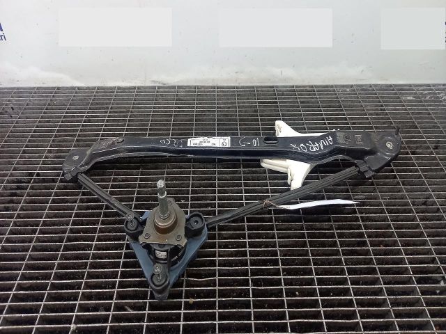 bontott VW AMAROK Jobb hátsó Ablakemelő Szerkezet (Elektromos)