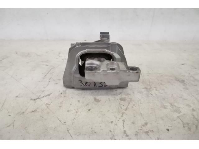 bontott VW ARTEON Motor Tartó Bak (Pozíciófüggetlen)