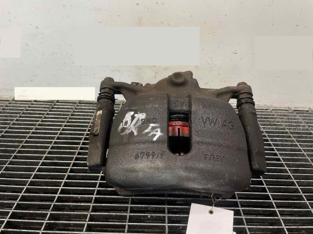 bontott VW ARTEON Jobb első Féknyereg Munkahengerrel