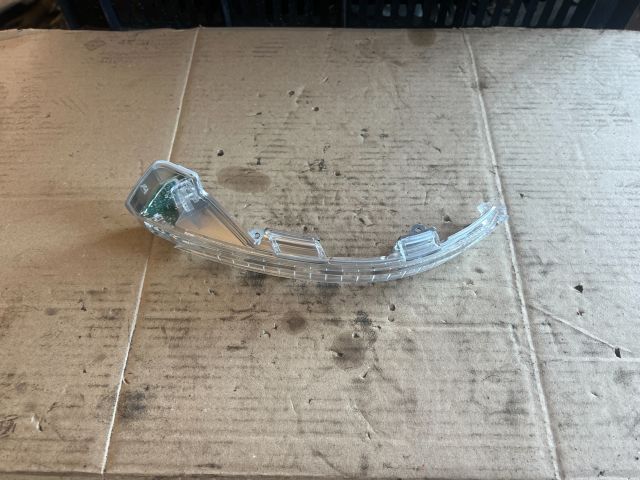 bontott VW ARTEON Bal Visszapillantó Tükör Irányjelző