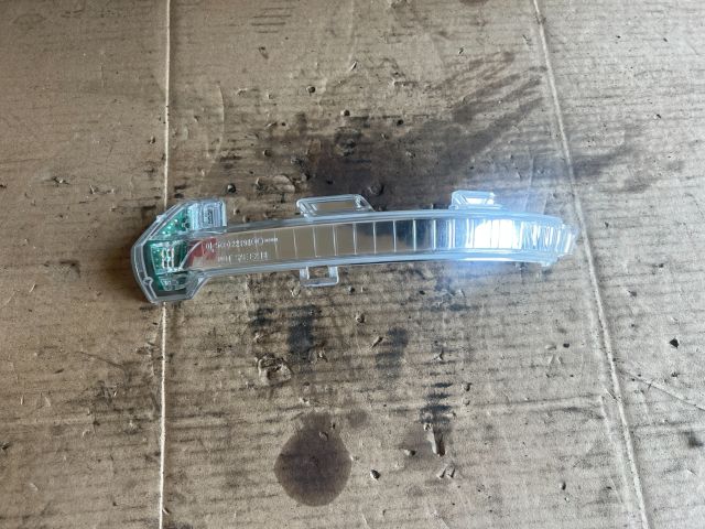 bontott VW ARTEON Bal Visszapillantó Tükör Irányjelző