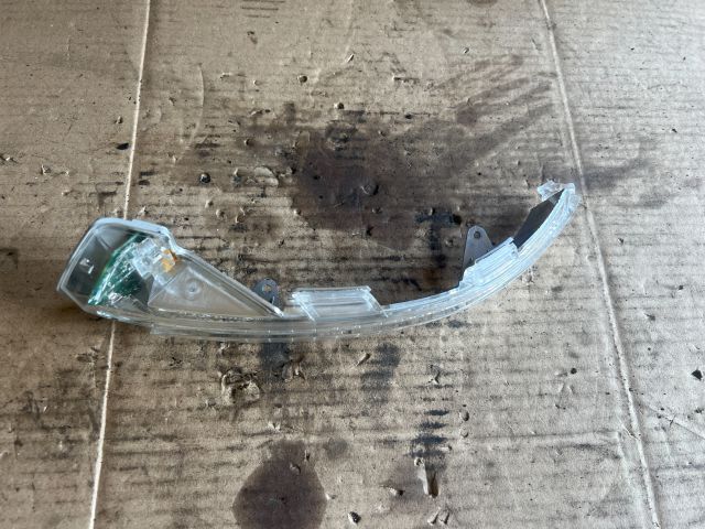 bontott VW ARTEON Bal Visszapillantó Tükör Irányjelző