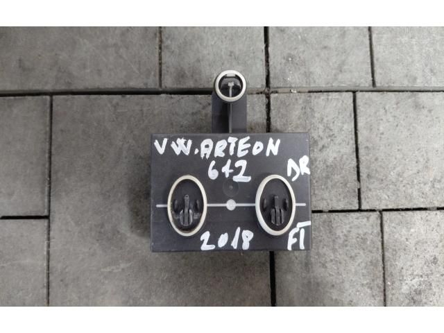 bontott VW ARTEON Jobb első Ajtó Vezérlőegység