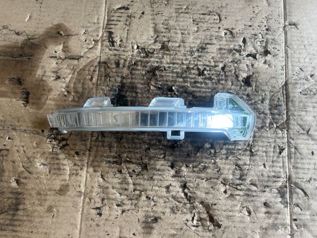 bontott VW ARTEON Jobb Visszapillantó Tükör Irányjelző