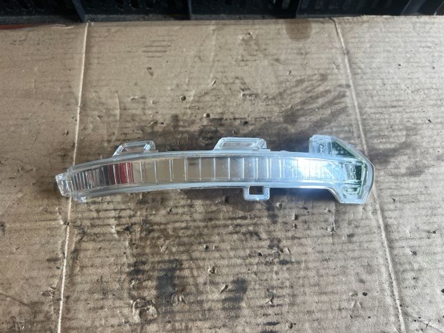 bontott VW ARTEON Jobb Visszapillantó Tükör Irányjelző