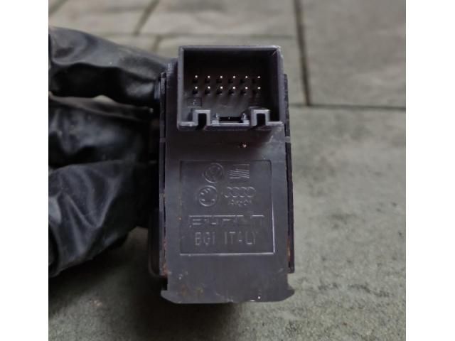 bontott VW ARTEON Kézifék Kapcsoló