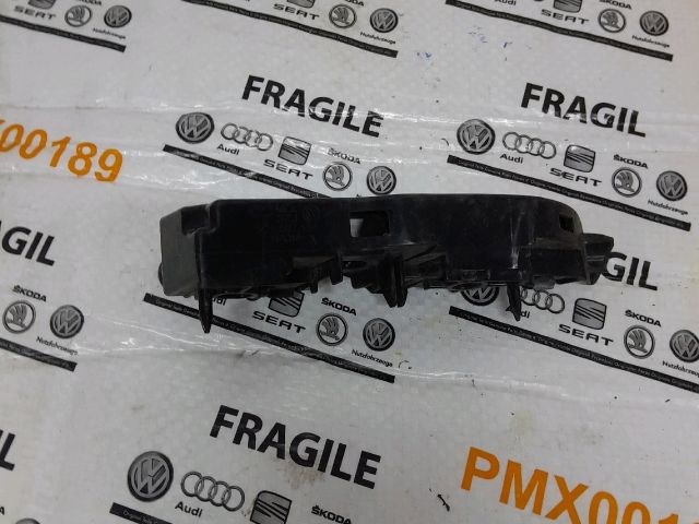 bontott VW BEETLE Jobb első Lökhárító Tartó (Műanyag)