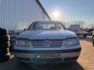 bontott VW BORA Bal első Csonkállvány Kerékaggyal