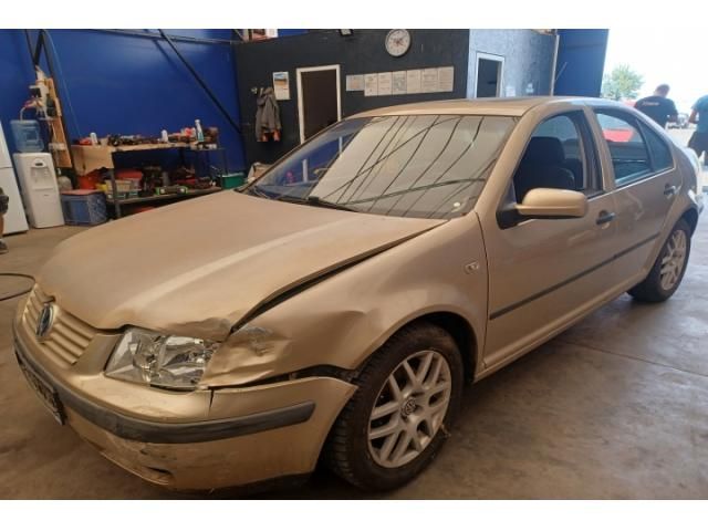 bontott VW BORA Homlokfal (Üres lemez)