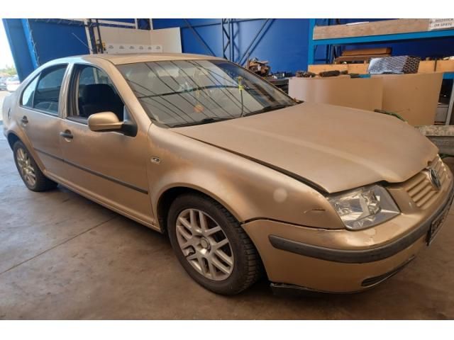 bontott VW BORA Homlokfal (Üres lemez)