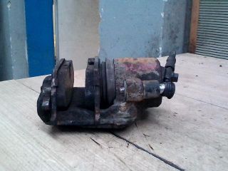 bontott VW BORA Jobb első Féknyereg Munkahengerrel