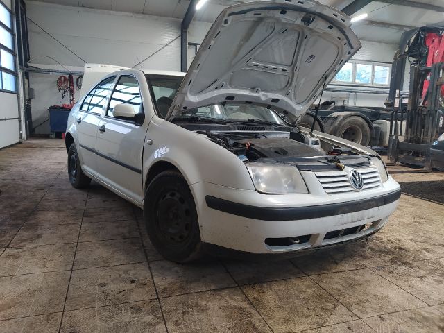 bontott VW BORA Bal első Féknyereg Munkahengerrel