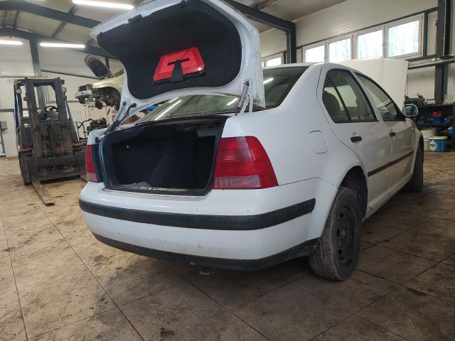 bontott VW BORA Bal első Féknyereg Munkahengerrel