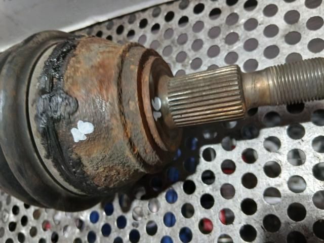 bontott VW BORA Bal Féltengely