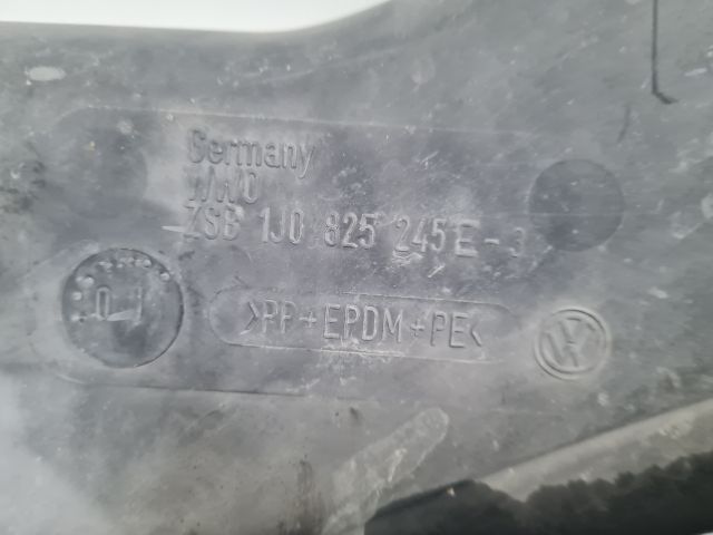 bontott VW BORA Bal Motorburkolat