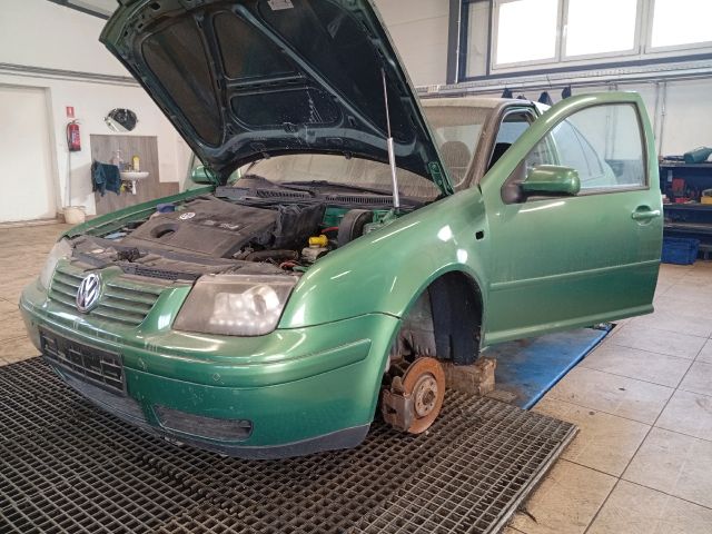 bontott VW BORA Jobb első Csonkállvány Kerékaggyal