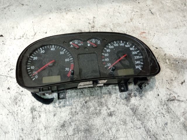 bontott VW BORA Kilométeróra