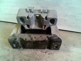 bontott VW BORA Motor Tartó Bak Jobb