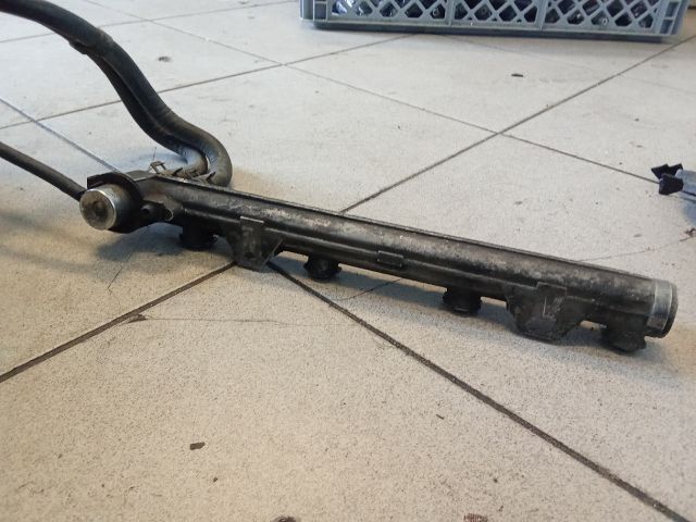 bontott VW BORA Porlasztó Sor / Híd