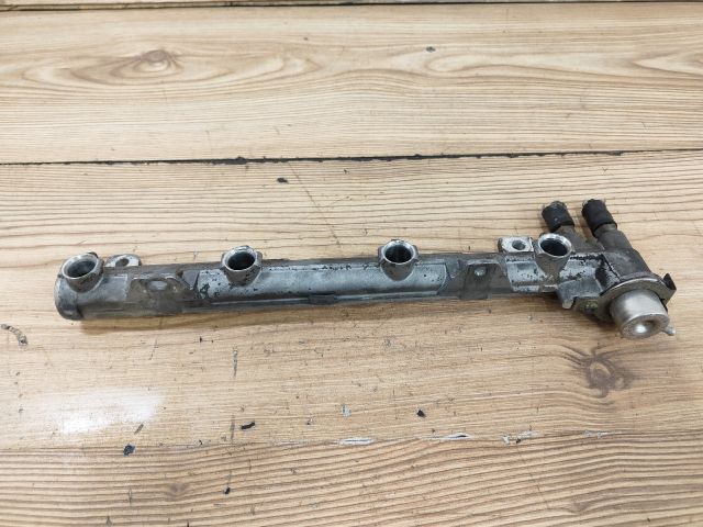 bontott VW BORA Porlasztó Sor / Híd